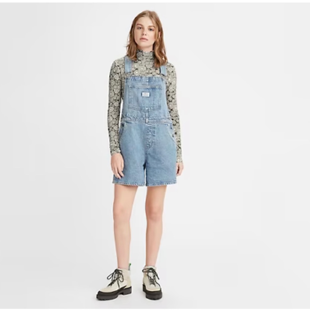 Levi’s Vintage Women’s Shortalls - Light wash - size XL